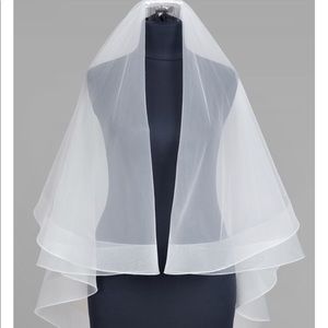 *BRAND NEW* ivory bridal veil with tags